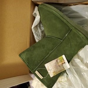 BEARPAW EMMA SHORT BRAND NEW